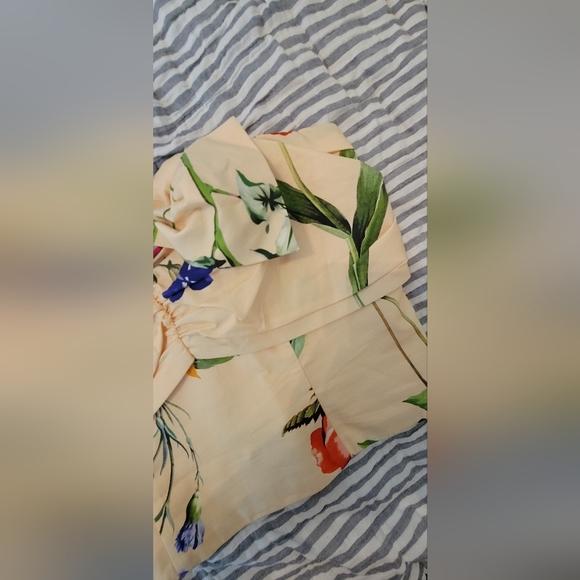 NWT Express Yellow Floral Strapless Top with Bow - Size Small - Picture 3 of 7